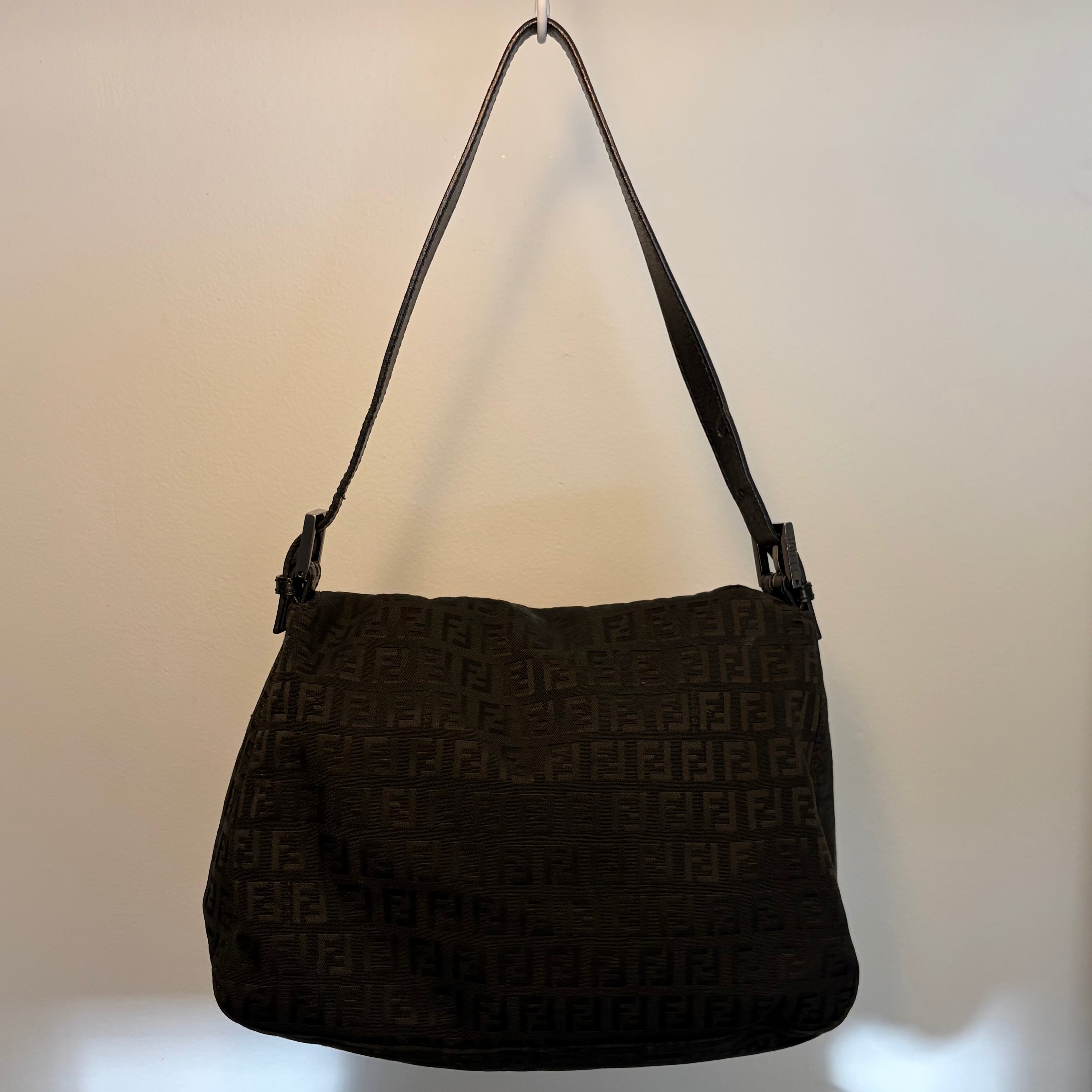 Fendi Mamma Baguette Black